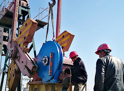 創(chuàng)新形成了抽油機半直驅采油技術，**了系統(tǒng)能耗減少了維護工作量，提高了**性